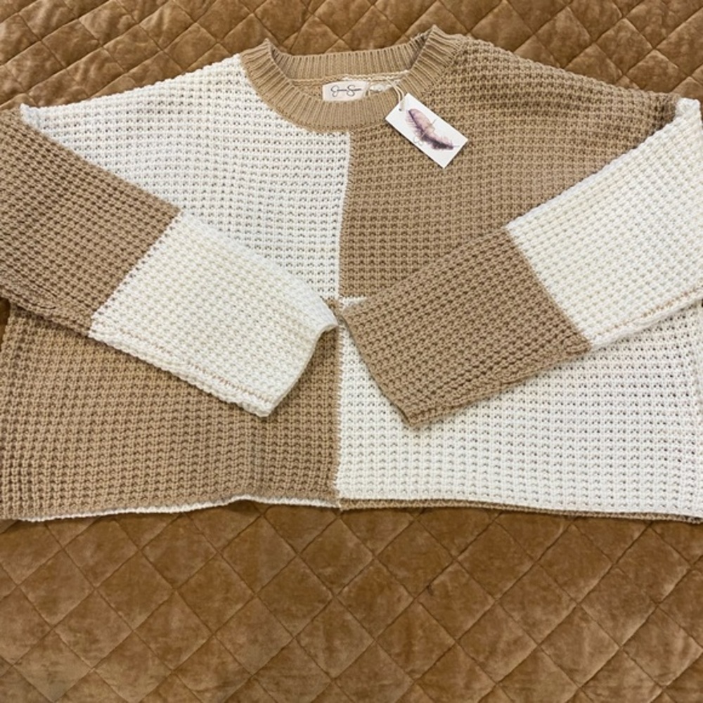 JESSICA SIMPSON tan/white checkered crop, loose weave sweater! FUN & FLATTERING!